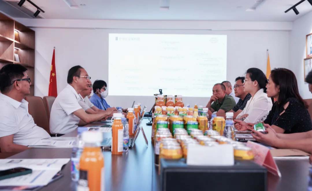 攜手并進(jìn)，共創(chuàng)輝煌！江蘇省淮安市洪澤區(qū)政府領(lǐng)導(dǎo)來(lái)訪(fǎng)中華食品工業(yè)集團(tuán)總部，共繪招商引資合作藍(lán)圖